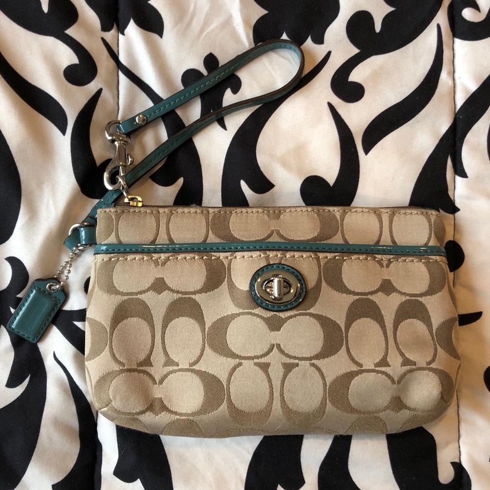 NWOT Coach Wristlet/Clutch